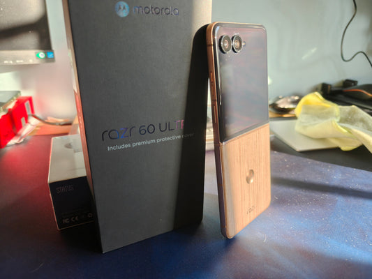 Beyond the Gimmick: The Ultimate Daily Driver Review of the Motorola Razr 60 Ultra