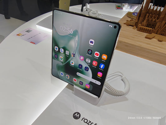Motorola razer fold is now official and it looks good.